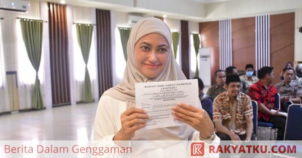 Dipimpin Bupati IDP, Pejabat Pemkab Lutra Tunaikan Zakat