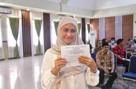 Dipimpin Bupati IDP, Pejabat Pemkab Lutra Tunaikan Zakat
