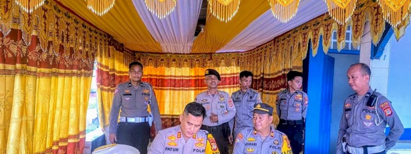 Pastikan Keamanan Pemudik, Kapolres Wajo Cek Kesiapan Posko Dalam Rangka Hari Raya Idul Fitri 2024