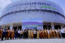 Bupati Barru Pimpin Penanaman 32.995 Pohon Secara Serentak dalam Peringatan Hari Bumi