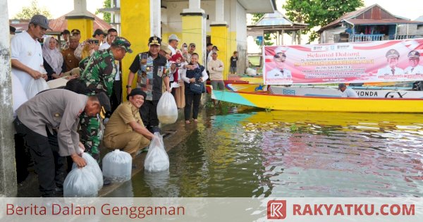 Pj Gubernur Sulsel Kunjungi Soppeng, Tebar 160 Ribu Benih Ikan di Salomate