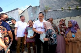 50 Warga Romang Polong Dapat Sertipikat Tanah Gratis