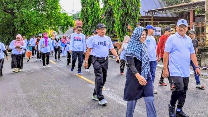 Meriahkan Peringatan Hardiknas 2024, Disdikbud Wajo Gelar Jalan Sehat dan Senam Massal