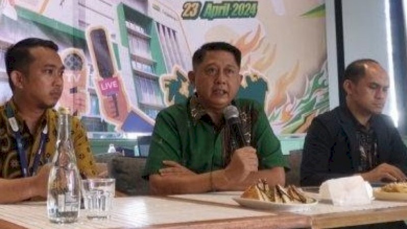 Kepala Kanwil VI Pegadaian Makassar Edwin S Inkiriwang memaparkan bisnis Pegadaian yang tumbuh positif di Q1, selasa (23/4)