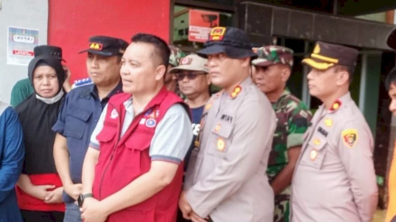 Tinjau Lokasi Banjir, Pj. Bupati Wajo Tetapkan Tanggap Darurat Bencana Banjir dan Tanah Longsor