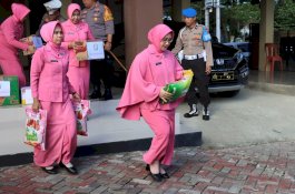 Polres Barru Kirim Bantuan Kemanusiaan Korban Banjir Wajo