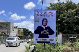 Digadang-gadang Ramaikan Pilgub Sulsel, Baliho Fatmawati Rusdi Bertebaran Hingga Pelosok