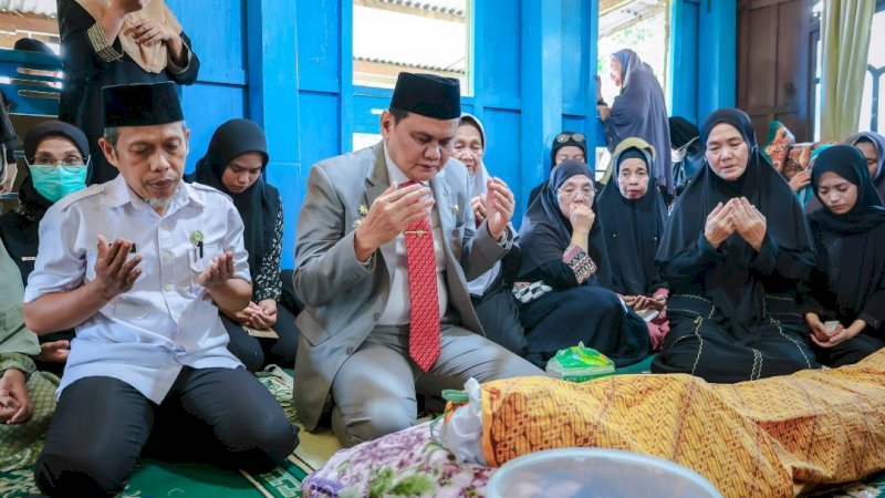 Duka Mendalam Pemkab Barru, Bupati Lepas Jenazah Almarhum Kadis Dukcapil