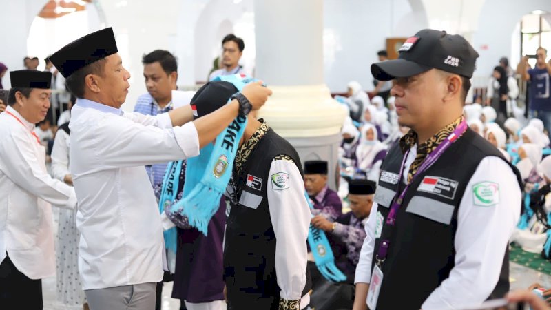 Lepas Keberangkatan Jamaah Calon Haji, Akbar Ali Pesankan Khusyuk Beribadah