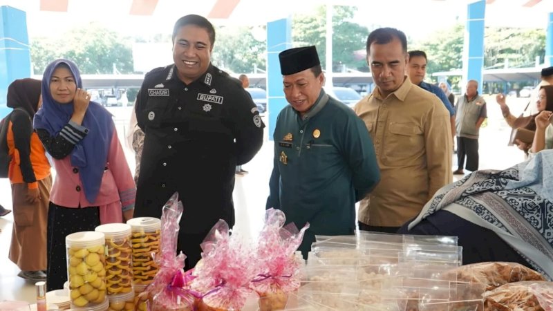 Stabilkan Harga Kebutuhan Pokok Jelang Idul Fitri, Pemkab Maros Gelar Pasar Murah