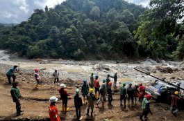 Ini Kiprah Srikandi PLN dalam Memulihkan Pasokan Listrik di Kabupaten Luwu Akibat Bencana Longsor dan Banjir