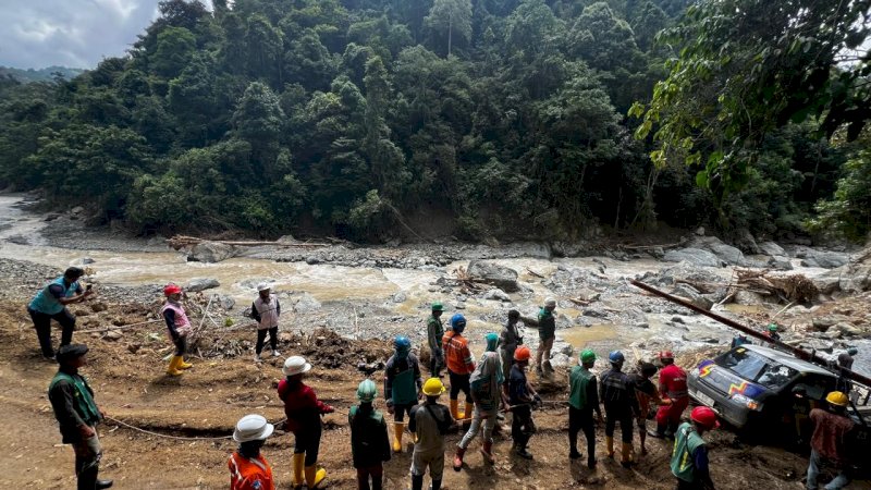 Ini Kiprah Srikandi PLN dalam Memulihkan Pasokan Listrik di Kabupaten Luwu Akibat Bencana Longsor dan Banjir