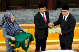 Pj Sekda Laporkan Capaian Pendapatan Daerah 2023 Dalam Paripurna DPRD Makassar