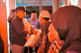 Salurkan Bantuan Cadangan Beras ke 8.605 KPM, Akbar Ali Pesan Jangan Ada Warga Parepare Tidak Memiliki Beras