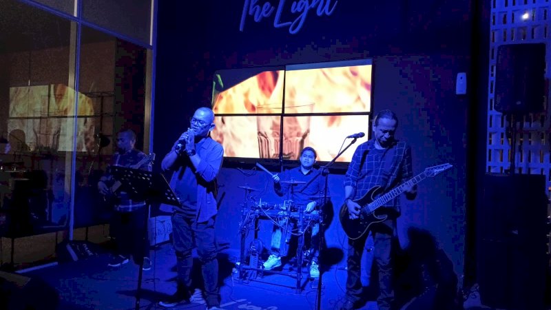 Blue C Band siap menghibur pengunjung The Light Mercure