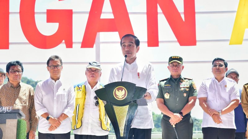 Presiden Joko Widodo (Jokowi) tengah melaksanakan agenda kenegaraan di Bendungan Ameroro