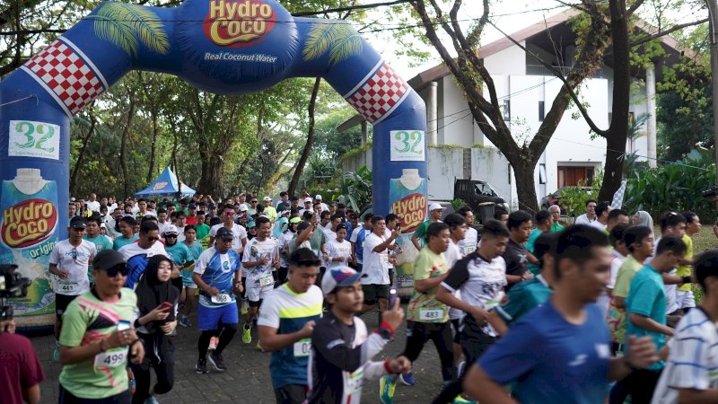 Salah satu kegiatan dalam rangka peringati Milad ke 32 Kalla Land dan Bukit Baruga yakni lari yang diikuti ratusan pecinta lari di sulsel