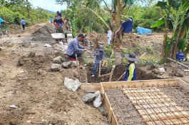 Hari ke-21:Satgas TMMD 120/ Palopo Bangun 8 Unit Plat Dekker di Sepanjang Jalan Usaha Tani
