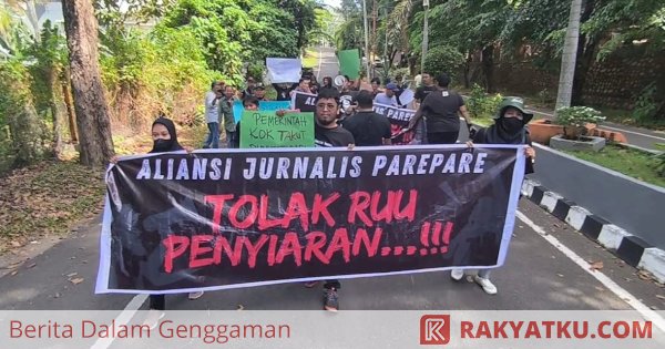 Tolak RUU Penyiaran, Aliansi Jurnalis Parepare Gelar Aksi di Depan Gedung Dewan