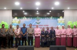 Hadiri Pelepasan Siswa Siswi TK Kemala Bhayangkari, Ini Pesan Kapolres Wajo