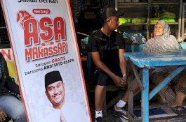 Andi Seto Asapa Bagi Nasi Kuning Gratis Setiap Jumat di Kota Makassar