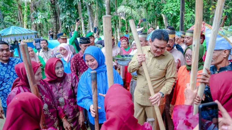 Suardi Saleh-Dokter Ulfah Hadir di Pesta Adat Paengge: Dorong Regenerasi Pelaku Budaya