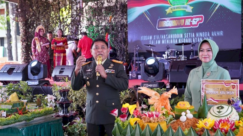 Pangdam XIV Hasanuddin Bobby Rinal memberikan sambutan di acara syukuran HUT ke-67 Kodam Hasanuddin