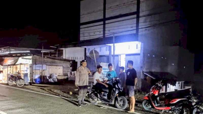 Polsek Bola Patroli Biru Antisipasi Gangguan Kamtibmas Saat Malam