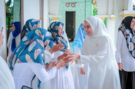 Plt Ketua PKK Barru Harap Kelompok Majelis Taklim Nurul Huda Tetap Berlanjut