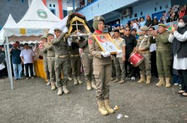 Haru Upacara Pelepasan Jenasah FAS, Warga Parepare Tumpah Ruah di Jalan