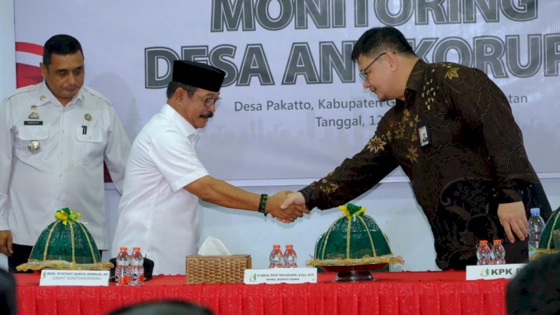 Wabup Gowa Terima Tim Monitoring KPK RI di Desa Pakkatto