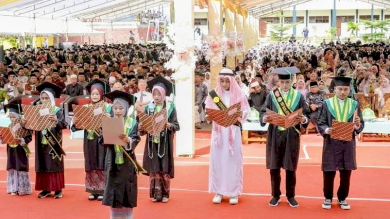 Penamatan Umum 1.391 Santri Pondok Pesantren As'adiyah Pusat Sengkang