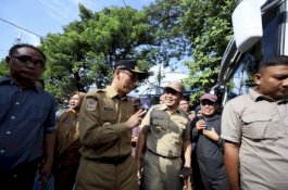 Jelang Lebaran Idul Adha 1445 H, Penjabat Gubernur Sulsel Tinjau Harga Bahan Pokok di Pasar Tradisional