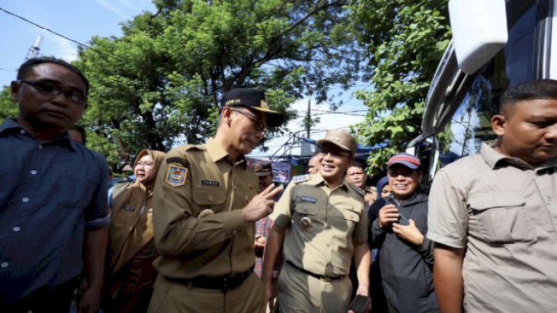 Jelang Lebaran Idul Adha 1445 H, Penjabat Gubernur Sulsel Tinjau Harga Bahan Pokok di Pasar Tradisional 