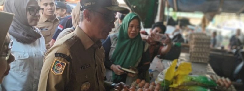Ketua DPRD Sulsel Dampingi Pj Gubernur Prof Zudan Kunjungan Operasi Pasar Jelang Iduladha 