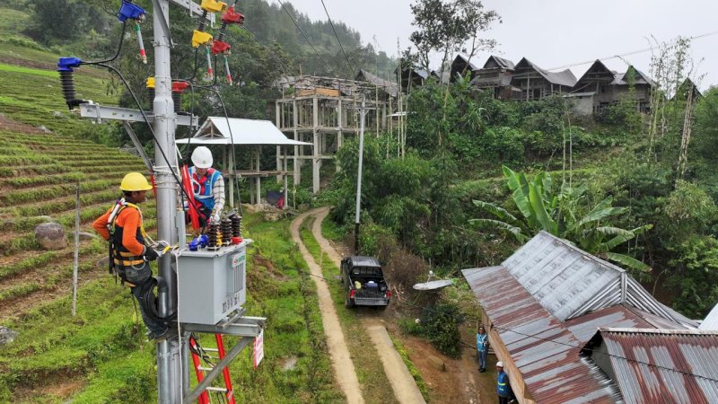  PLN berhasil menghadirkan listrik di 12 desa di Tana Toraja