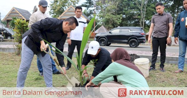 Pj Bupati Wajo Hadirkan Varietas Kelapa Bido di Objek Wisata Rumah Adat Atakkae