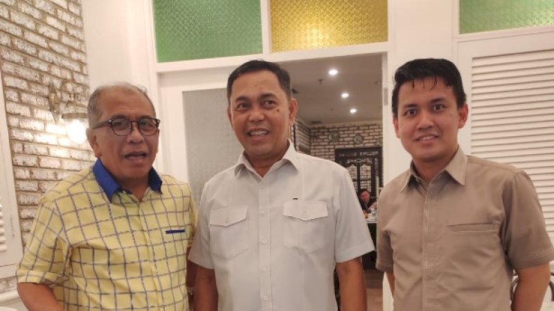 Ilham Arief Sirajuddin (IAS) dan Mayjen TNI (Purn) Marga Taufiq buka puasa bersama di Senayan City, Jakarta, Senin (24/6/2024) malam. (Foto: Istimewa)