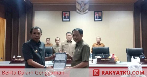 PJ Wali Kota Parepare Serahkan Ranperda Pertanggungjawaban APBD TA 2023