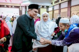 Jamaah Haji Kloter 3 Tiba di Makassar, Disambut Hangat Bupati Barru