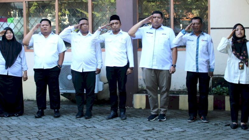 Ketua Bawaslu Makassar, Dede Arwinsyah bersama komisioner lainnya yakni Risal Suaib, Rachmat Sukarno, Erick David Andreas dan Ahmad Ahsanul Fadhil.