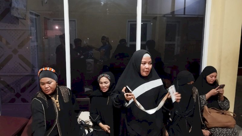 Haji Plus Berujung Nestapa: Jemaah Mengaku Ditipu Travel Al-Hijrah, Laporkan ke Polres Barru