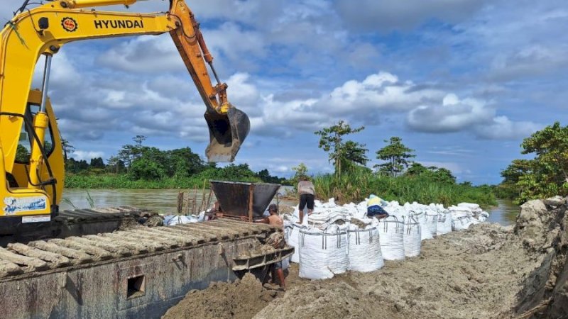 Tutup Tanggul Jebol, Balai Lakukan Pemasangan Jumbo Bag