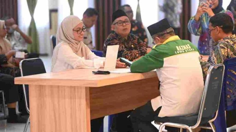 Bupati Luwu Utara dan Pejabat Pemda Lutra Bayar Zakat