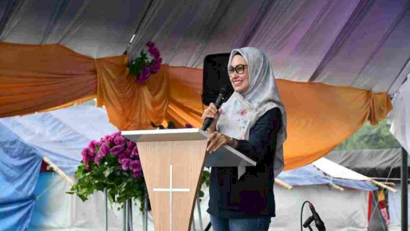 Indah Putri Buka Youth Camp Pemuda dan Remaja Pantekosta Se-Luwu Raya