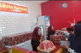 The Bolu Rampah Express Spesial Outlet Pertama, Hadirkan Menu Best Seller