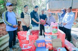 Bupati Barru Berkunjung ke Lokasi Kebakaran Dusun Panrengnge, Semangati dan Bantu Korban