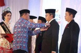 Danny Pomanto Dianugerahi Satyalencana Wira Karya 2024 oleh Presiden RI Joko Widodo