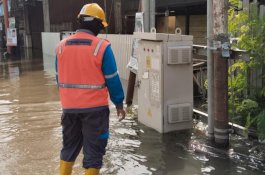 PLN Tanggap pulihkan Pasokan Listrik Akibat Banjir di Kabupaten Sidrap dan Soppeng