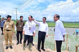 Presiden Jokowi Tinjau Pelaksanaan Bantuan Pompa Irigasi di Bone